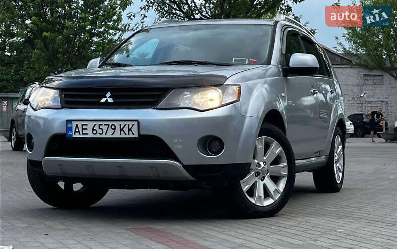 Внедорожник / Кроссовер Mitsubishi Outlander XL 2008 в Днепре