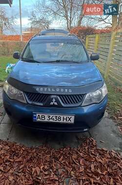 Позашляховик / Кросовер Mitsubishi Outlander XL 2007 в 