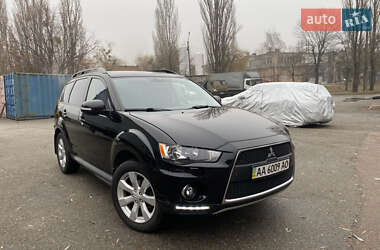 Внедорожник / Кроссовер Mitsubishi Outlander XL 2011 в Киеве