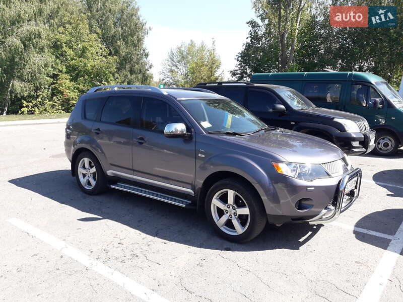 Внедорожник / Кроссовер Mitsubishi Outlander XL 2007 в Львове