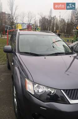 Позашляховик / Кросовер Mitsubishi Outlander XL 2008 в Києві