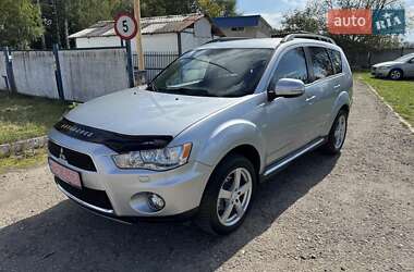 Позашляховик / Кросовер Mitsubishi Outlander XL 2012 в Калуші