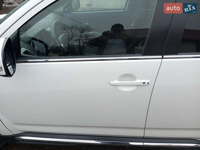 Позашляховик / Кросовер Mitsubishi Outlander XL 2010 в Городку