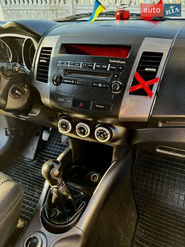 Внедорожник / Кроссовер Mitsubishi Outlander XL 2007 в Вишневце фото 16 Внедорожник / Кроссовер Mitsubishi Outlander XL 2007 в Вишневце