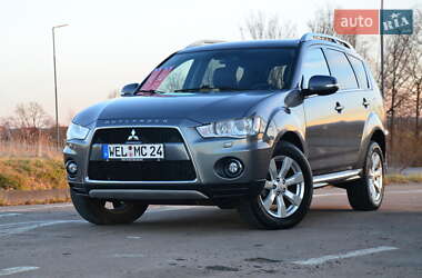 Внедорожник / Кроссовер Mitsubishi Outlander XL 2010 в Стрые