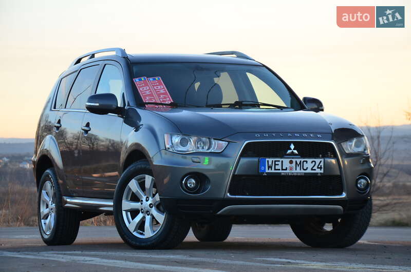 Внедорожник / Кроссовер Mitsubishi Outlander XL 2010 в Стрые