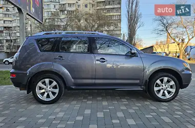 Mitsubishi Outlander XL 2010