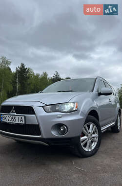 Mitsubishi Outlander XL 2010 Mitsubishi Outlander XL 2010