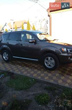 Внедорожник / Кроссовер Mitsubishi Outlander XL 2010 в 