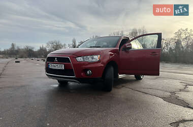 Позашляховик / Кросовер Mitsubishi Outlander XL 2010 в Чернігові