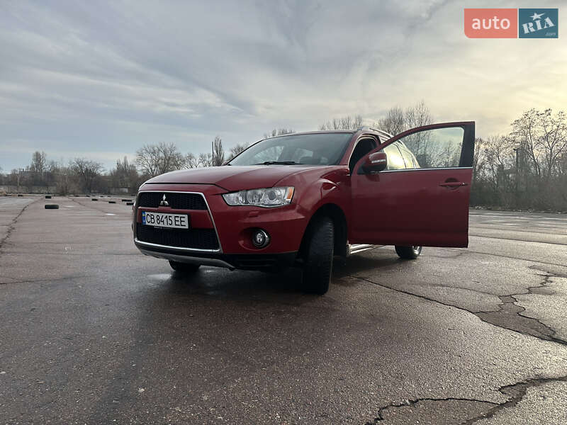 Mitsubishi Outlander XL 2010