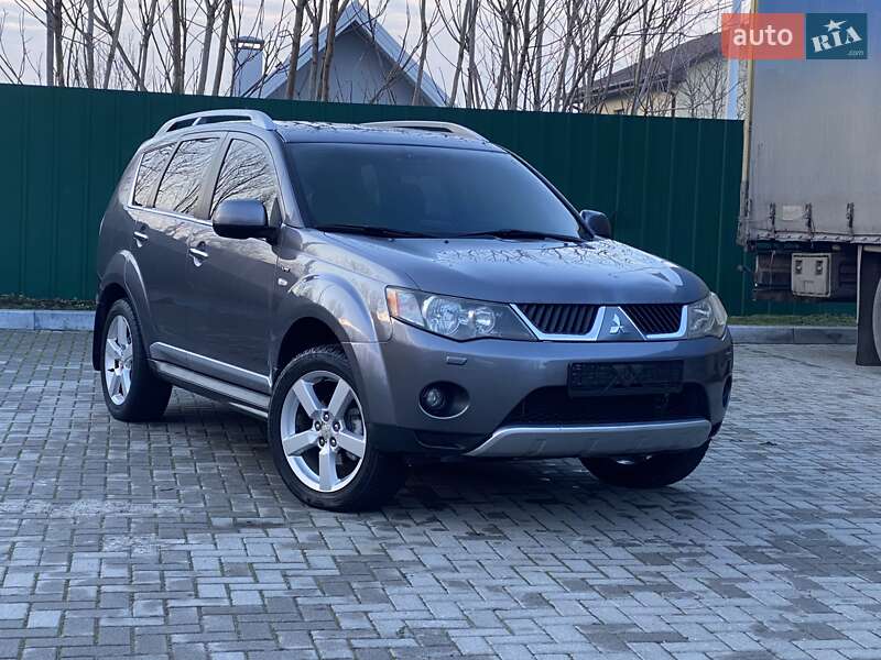 Позашляховик / Кросовер Mitsubishi Outlander XL 2010 в Дніпрі