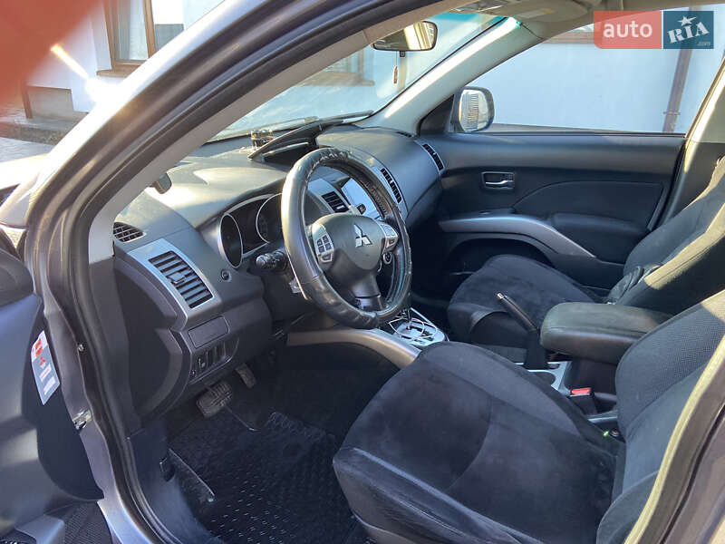 Внедорожник / Кроссовер Mitsubishi Outlander XL 2008 в Луцке