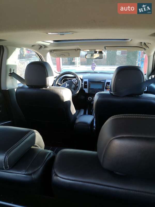 Внедорожник / Кроссовер Mitsubishi Outlander XL 2007 в Ровно