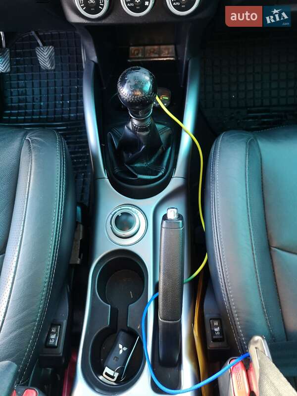 Внедорожник / Кроссовер Mitsubishi Outlander XL 2007 в Ровно