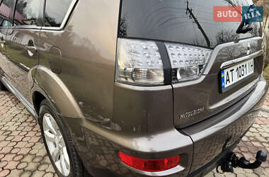 Позашляховик / Кросовер Mitsubishi Outlander XL 2010 в Коломиї