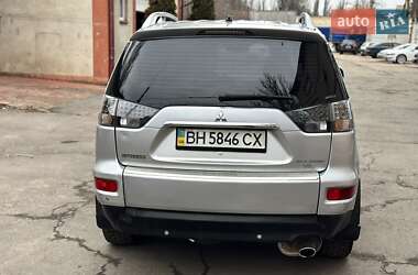 Позашляховик / Кросовер Mitsubishi Outlander XL 2010 в Одесі