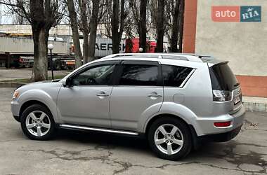 Позашляховик / Кросовер Mitsubishi Outlander XL 2010 в Одесі