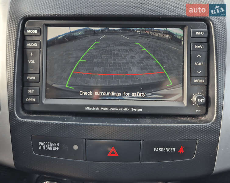 Внедорожник / Кроссовер Mitsubishi Outlander XL 2011 в Калуше