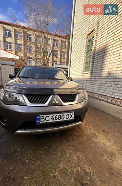 Позашляховик / Кросовер Mitsubishi Outlander XL 2008 в Львові