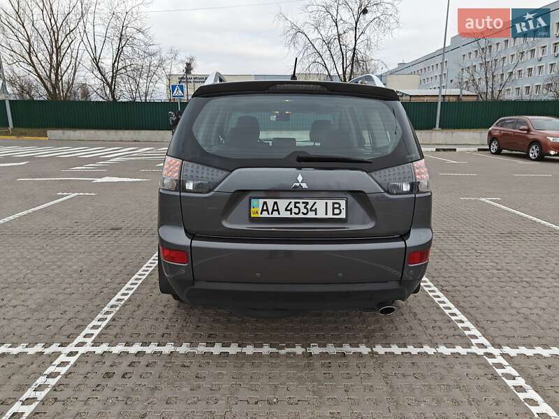 Внедорожник / Кроссовер Mitsubishi Outlander XL 2008 в Киеве