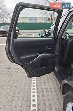 Позашляховик / Кросовер Mitsubishi Outlander XL 2008 в 