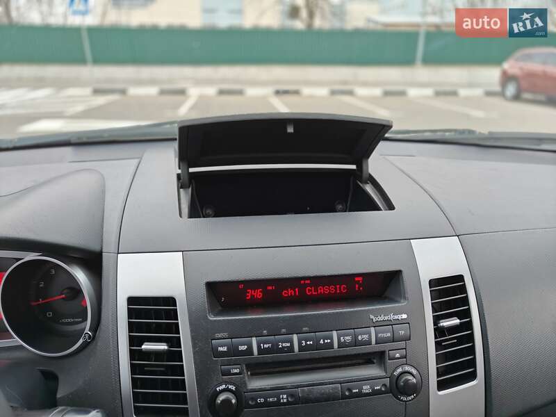 Внедорожник / Кроссовер Mitsubishi Outlander XL 2008 в Киеве