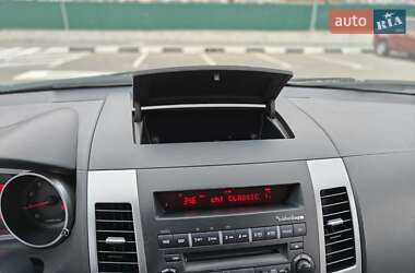 Позашляховик / Кросовер Mitsubishi Outlander XL 2008 в 