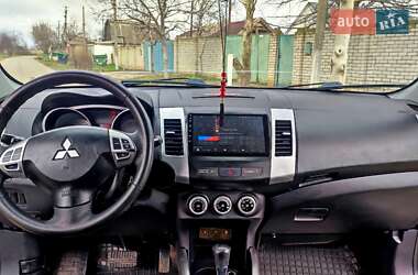 Позашляховик / Кросовер Mitsubishi Outlander XL 2009 в Одесі