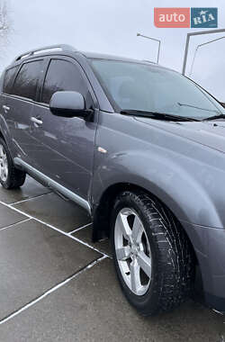 Позашляховик / Кросовер Mitsubishi Outlander XL 2008 в Броварах