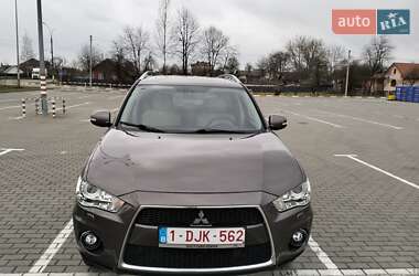 Внедорожник / Кроссовер Mitsubishi Outlander XL 2010 в Коломые