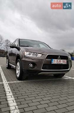 Внедорожник / Кроссовер Mitsubishi Outlander XL 2010 в Коломые