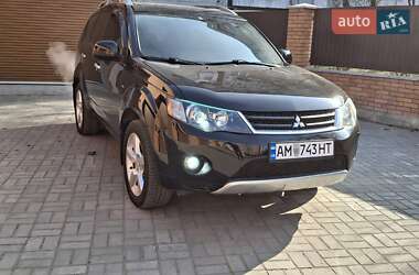 Внедорожник / Кроссовер Mitsubishi Outlander XL 2009 в Бердичеве