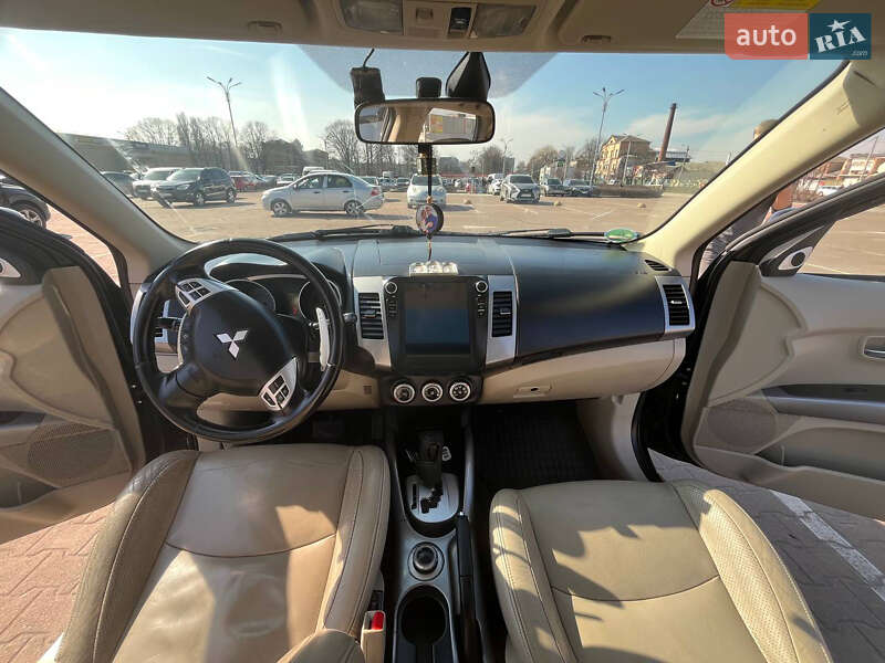 Внедорожник / Кроссовер Mitsubishi Outlander XL 2008 в Романове