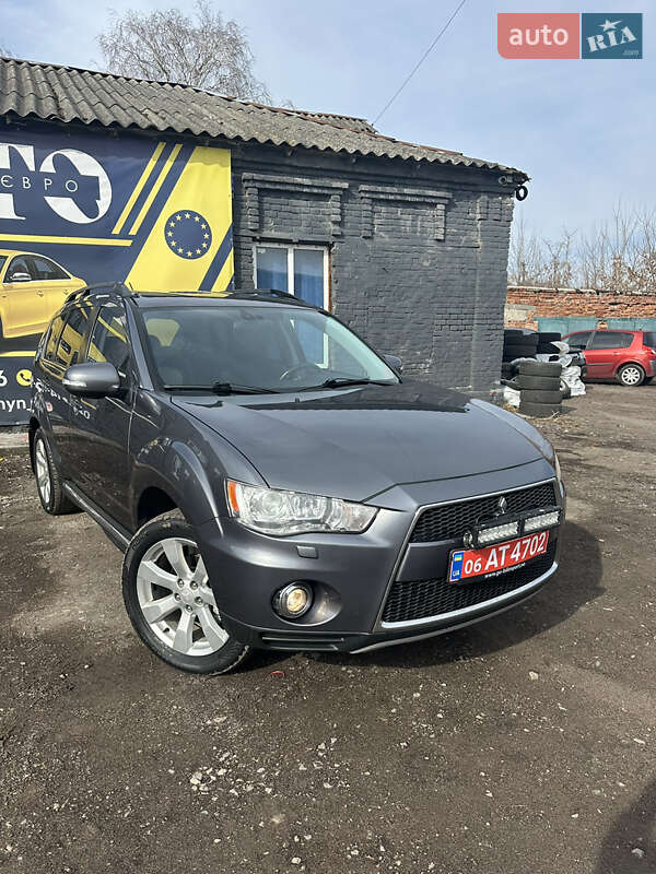 Mitsubishi Outlander XL 2012