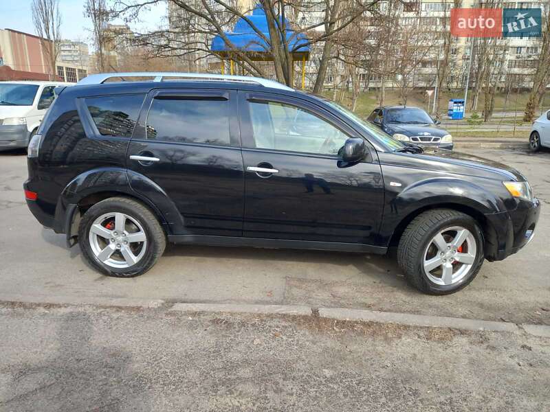 Внедорожник / Кроссовер Mitsubishi Outlander XL 2008 в Киеве