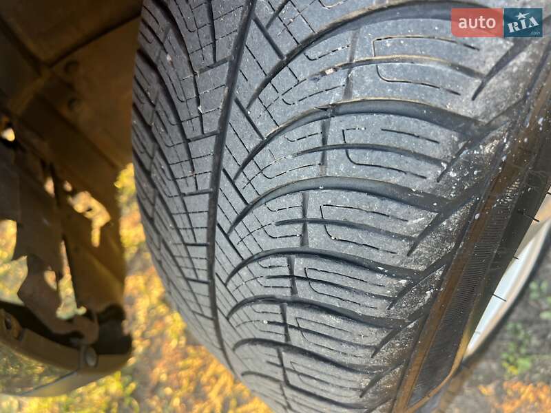 Внедорожник / Кроссовер Mitsubishi Outlander XL 2008 в Житомире