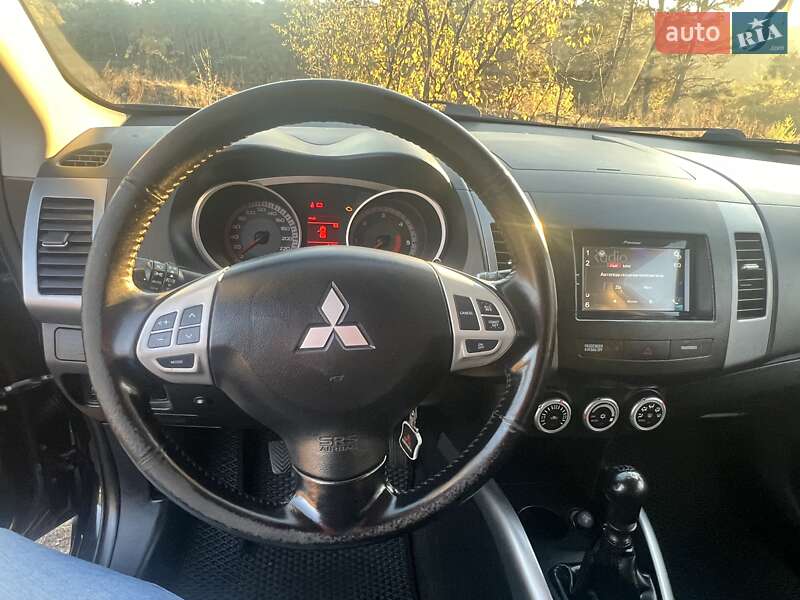 Внедорожник / Кроссовер Mitsubishi Outlander XL 2008 в Житомире