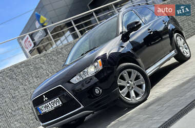 Позашляховик / Кросовер Mitsubishi Outlander XL 2010 в Луцьку