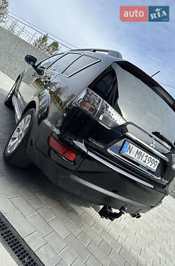 Позашляховик / Кросовер Mitsubishi Outlander XL 2010 в Луцьку