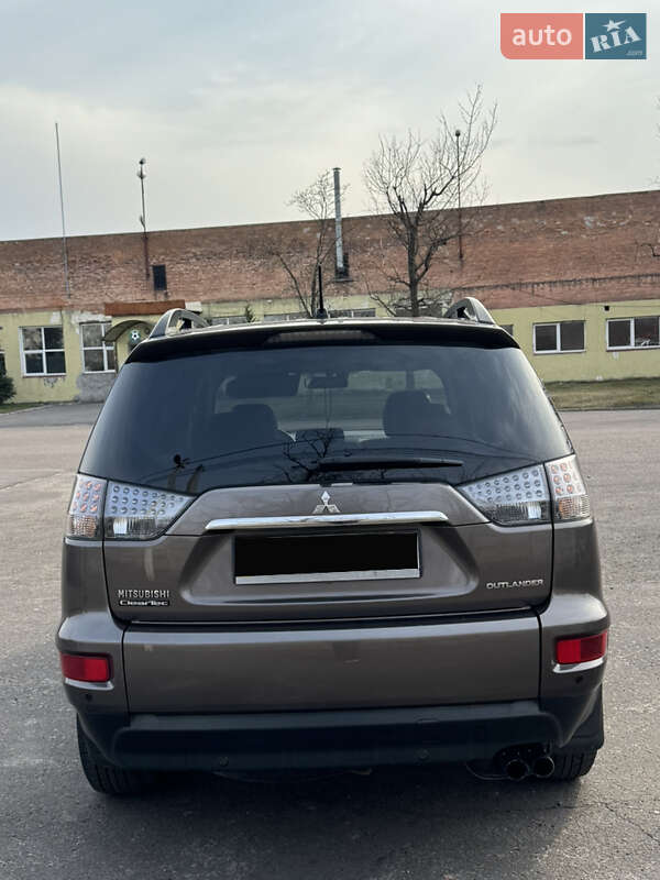 Позашляховик / Кросовер Mitsubishi Outlander XL 2011 в Львові фото 6 Позашляховик / Кросовер Mitsubishi Outlander XL 2011 в Львові