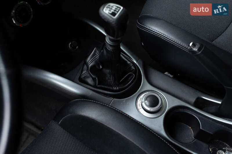 Внедорожник / Кроссовер Mitsubishi Outlander XL 2010 в Киеве