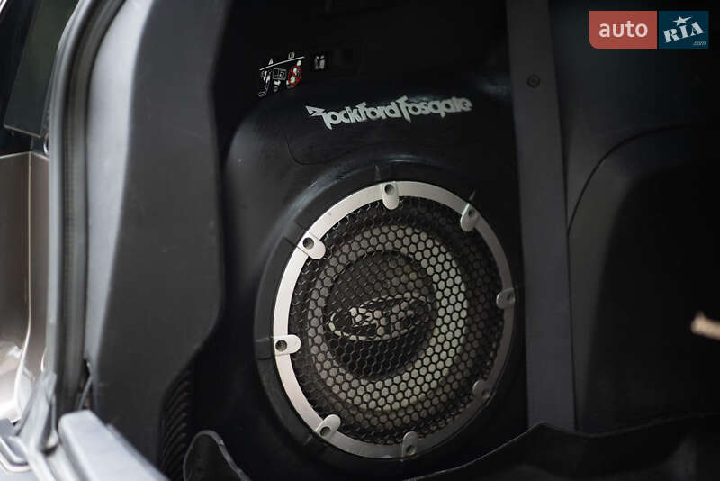 Внедорожник / Кроссовер Mitsubishi Outlander XL 2010 в Киеве