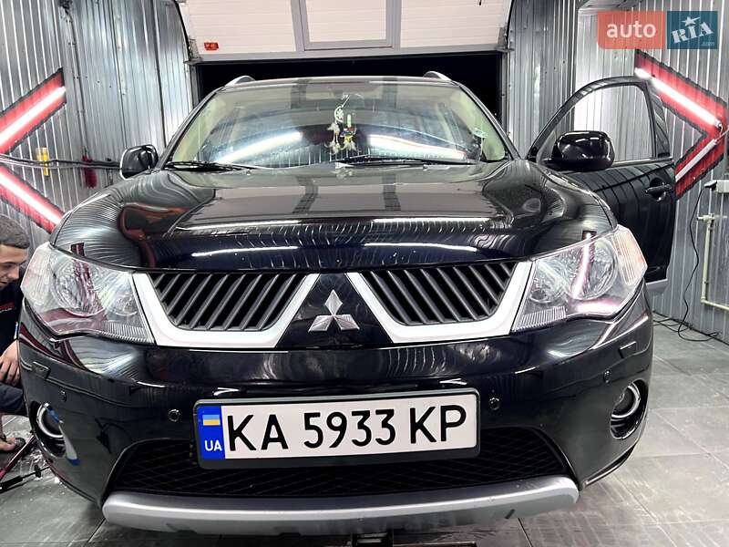 Позашляховик / Кросовер Mitsubishi Outlander XL 2007 в Києві