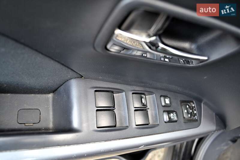 Внедорожник / Кроссовер Mitsubishi Outlander XL 2008 в Киеве