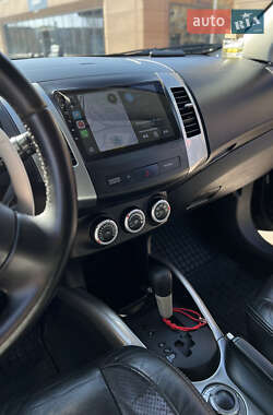 Внедорожник / Кроссовер Mitsubishi Outlander XL 2007 в 