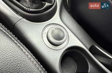 Позашляховик / Кросовер Mitsubishi Outlander XL 2010 в 