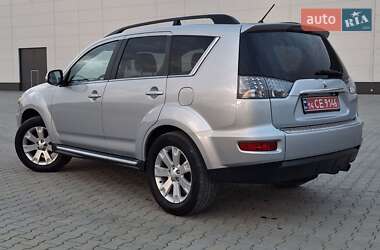 Внедорожник / Кроссовер Mitsubishi Outlander XL 2012 в 