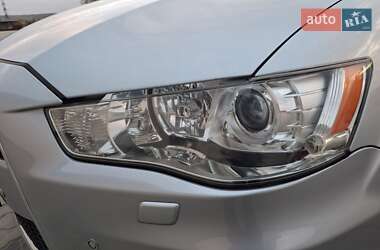 Внедорожник / Кроссовер Mitsubishi Outlander XL 2012 в 