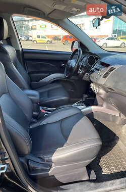 Позашляховик / Кросовер Mitsubishi Outlander XL 2008 в 